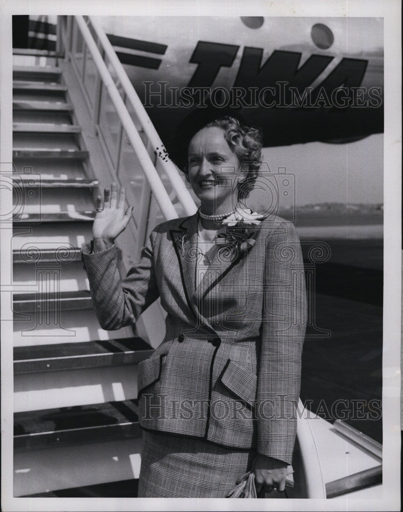 1951 Press Photo Professional Golfer Ruth Woodward - Historic Images