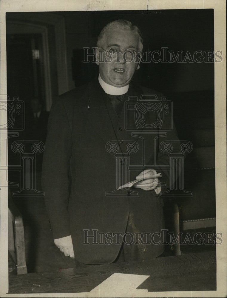 1943 Press Photo Reverend Thomas R. Reynolds - Historic Images