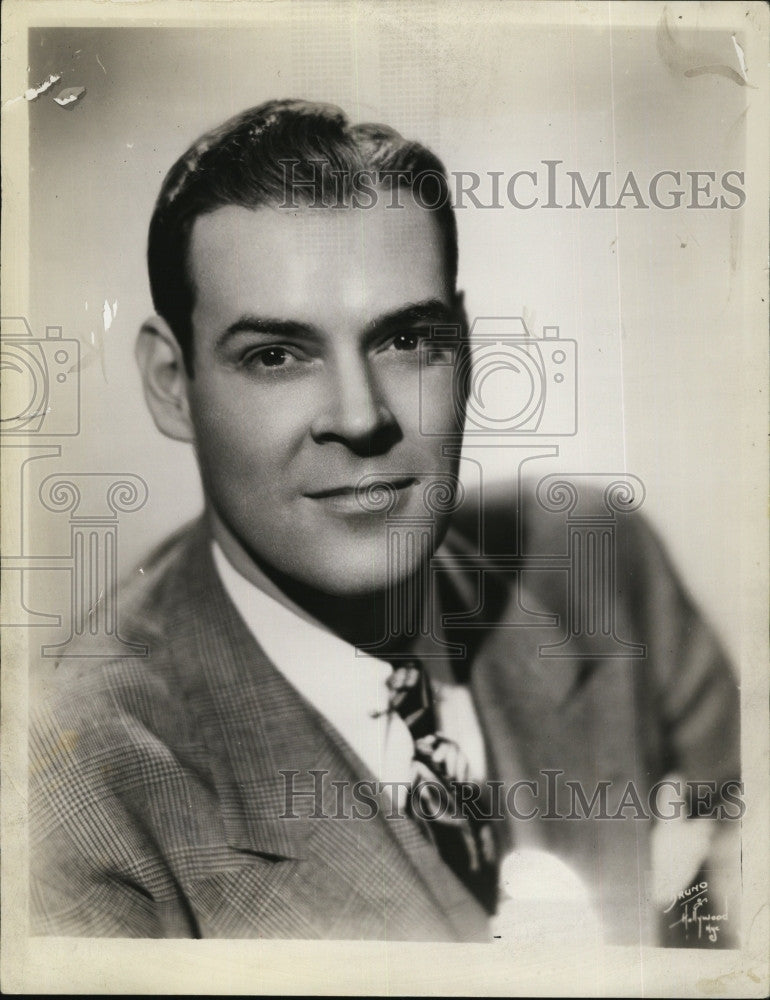 1944 Press Photo Harold Patrick &quot;Robin Hood&quot; - Historic Images