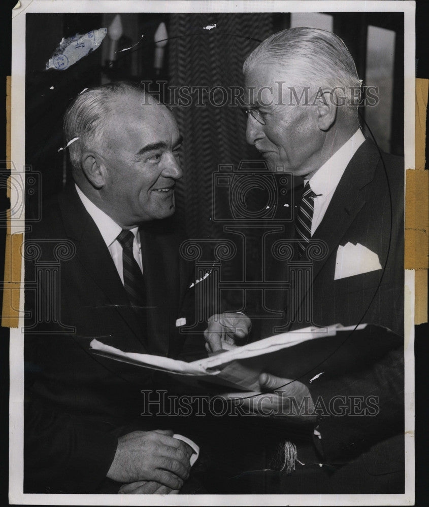 1958 Press Photo Dr William J. Sullivan &amp; Dr Roy J. Hefferman at Boston College - Historic Images