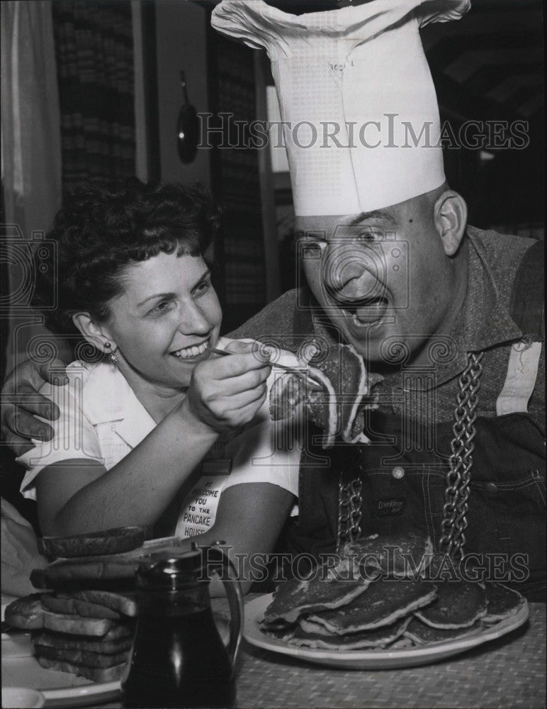 1960 Press Photo Miss June Mann, manager of the Pancake House, Haystack Muldoon - Historic Images