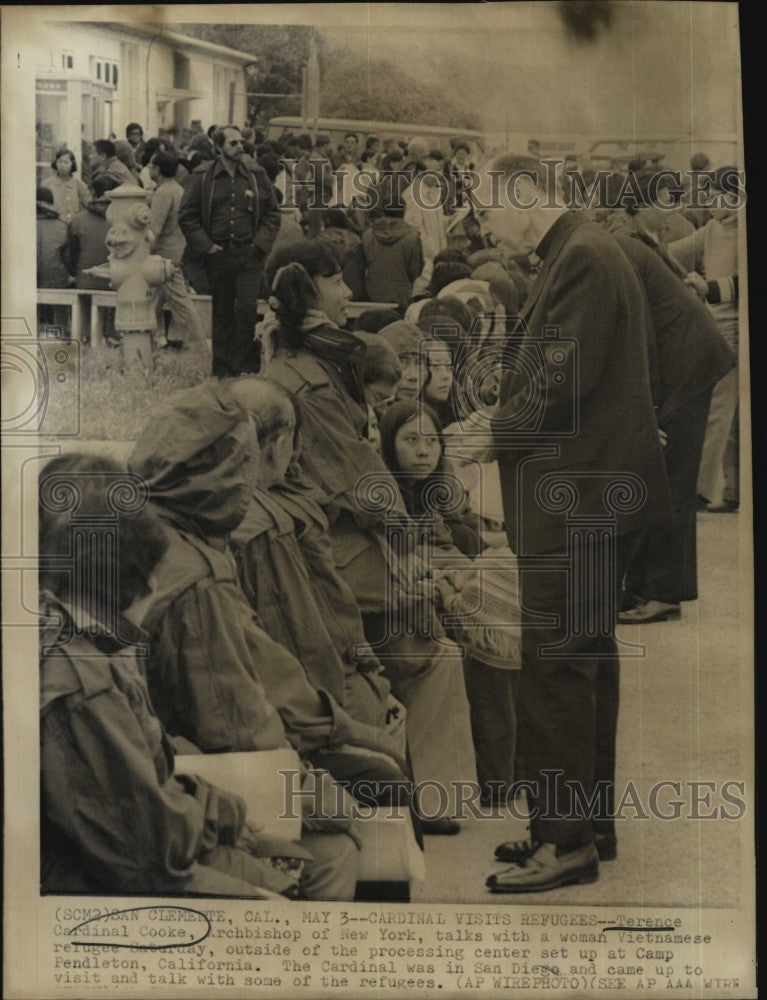 1976 Press Photo Archbishop Terrence Cardinal Cooke  at Vietnamese refugee Camp - Historic Images