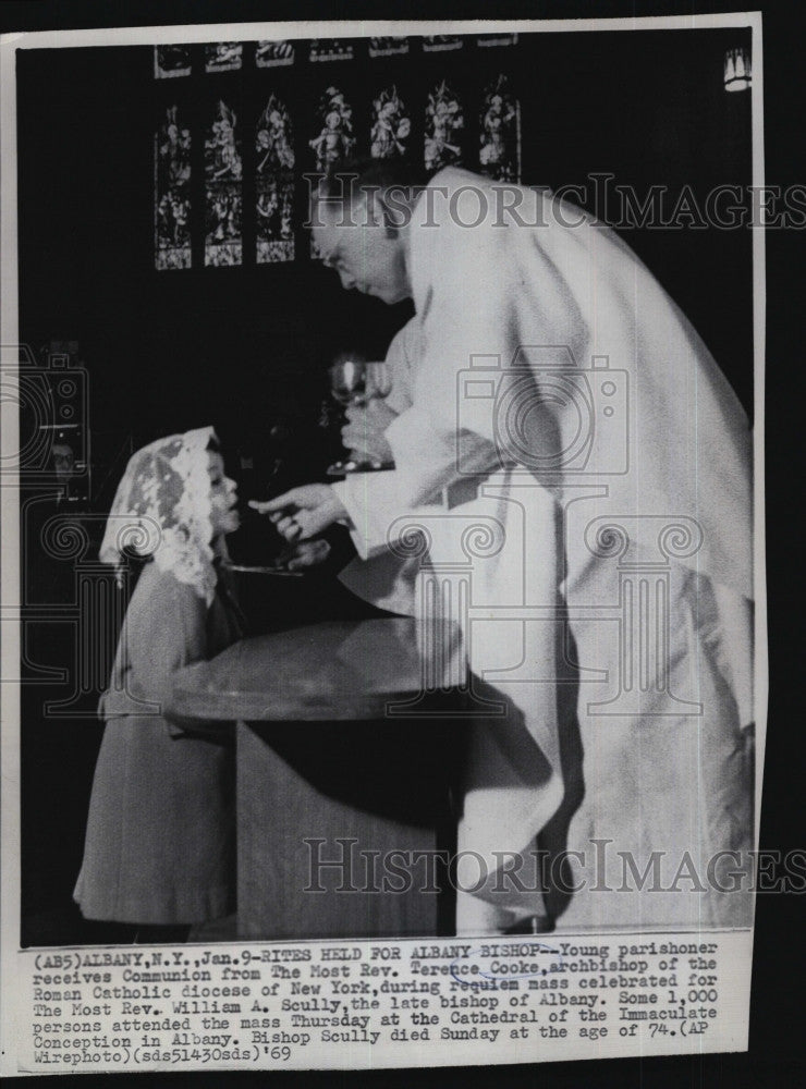 1969 Press Photo Archbishop Terence Cooke during requiem madd for late Rev. - Historic Images