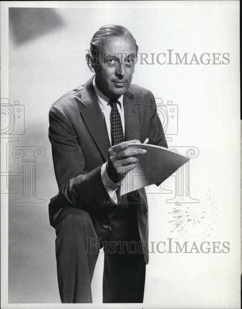 1961 Press Photo Alistair Cooke &quot;Omnibus&quot; - Historic Images