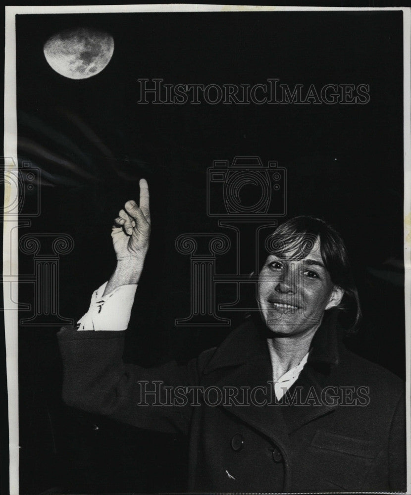1969 Press Photo Mrs. Jane Conrad, wife of Apollo 12 command pilot Charles - Historic Images