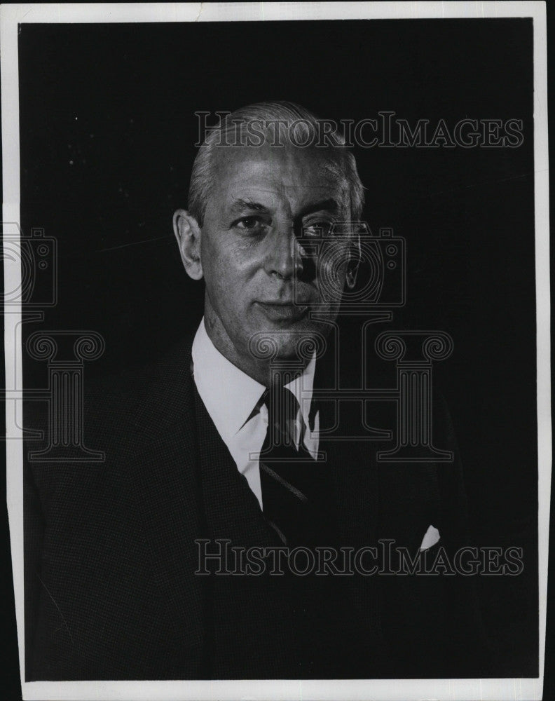 1964 Press Photo Alistair Cooke - Historic Images