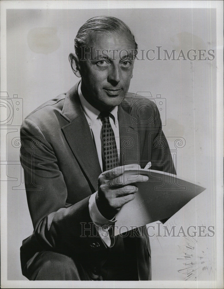 1957 Press Photo Alistair Cooke in &quot;Omnibus&quot; - Historic Images