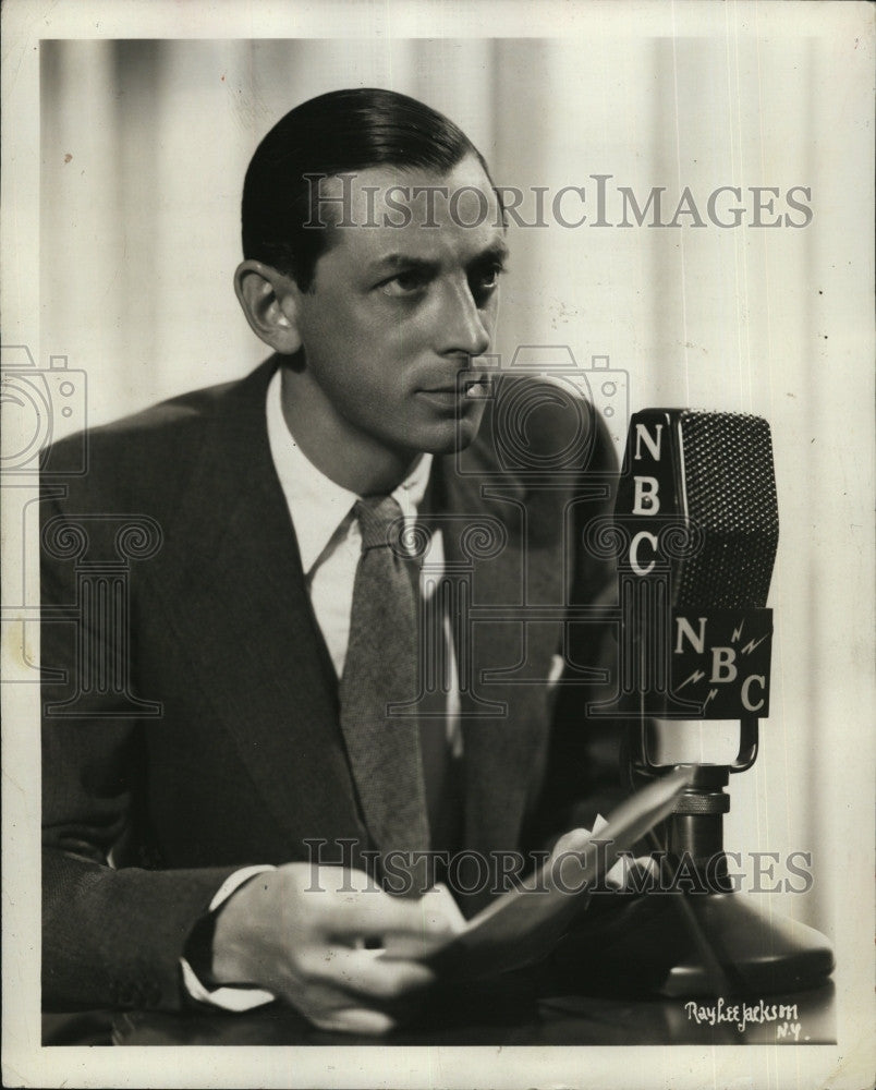 1937 Press Photo Alistair Cooke in &quot;London Letters&quot; - Historic Images