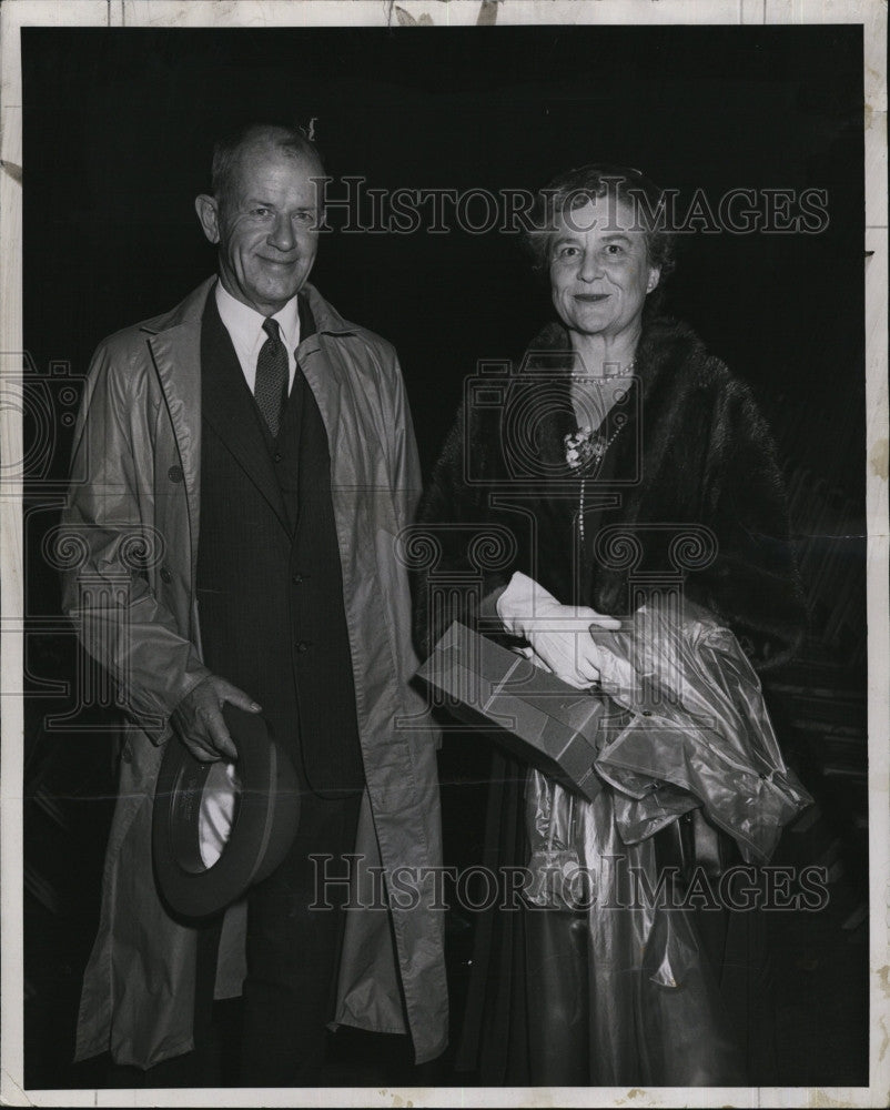 1953 Press Photo Mr. and Mrs. Charles Coolidge ormer United States Army soldier - Historic Images