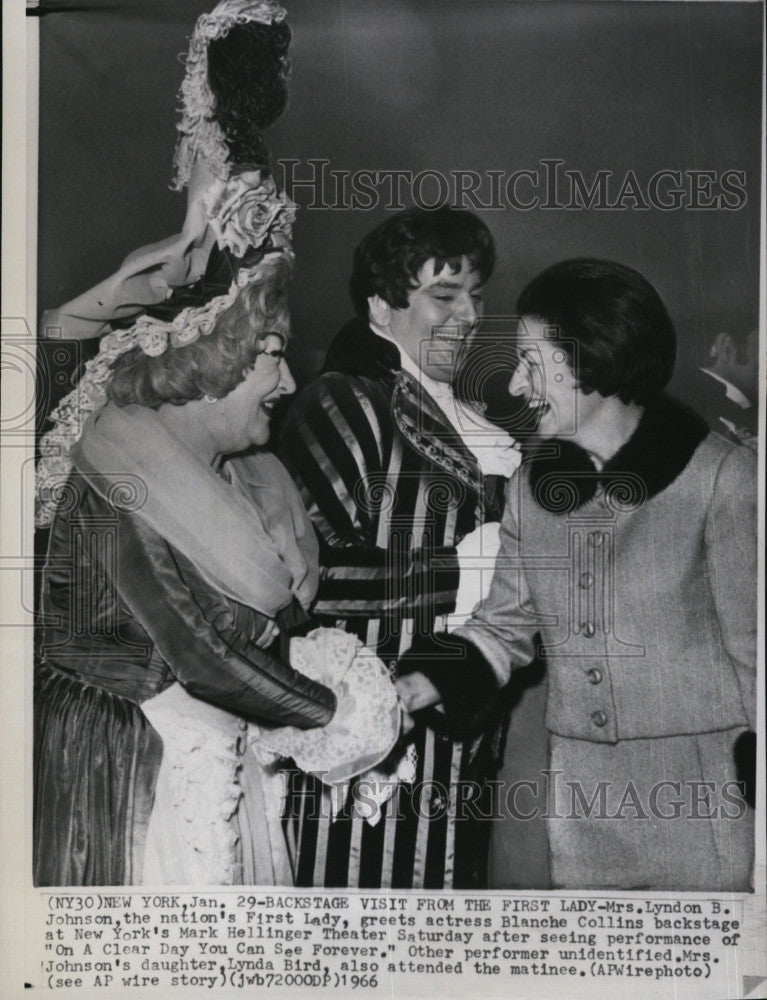 1966 Press Photo First Lady Mrs. Lyndon Johnson greeted Actress Blanche Collins. - Historic Images