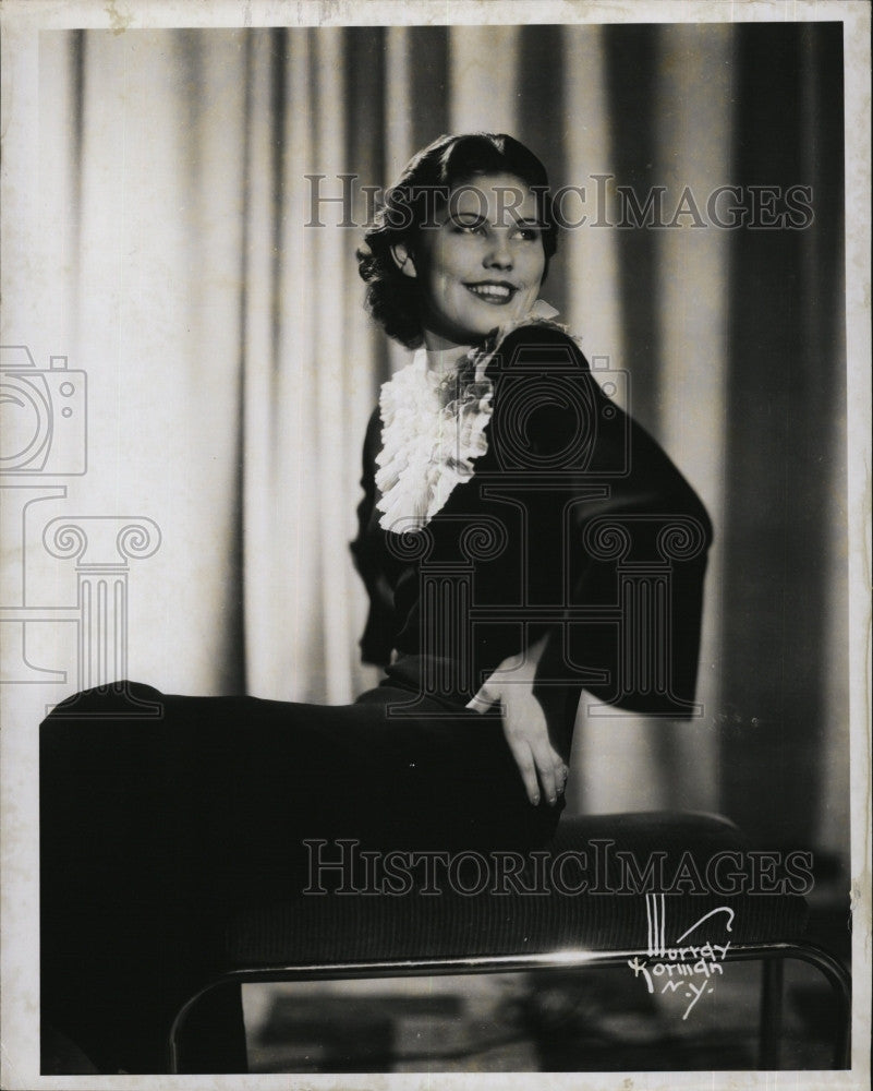 1948 Press Photo Gloria Cook Actress Showgirl - Historic Images