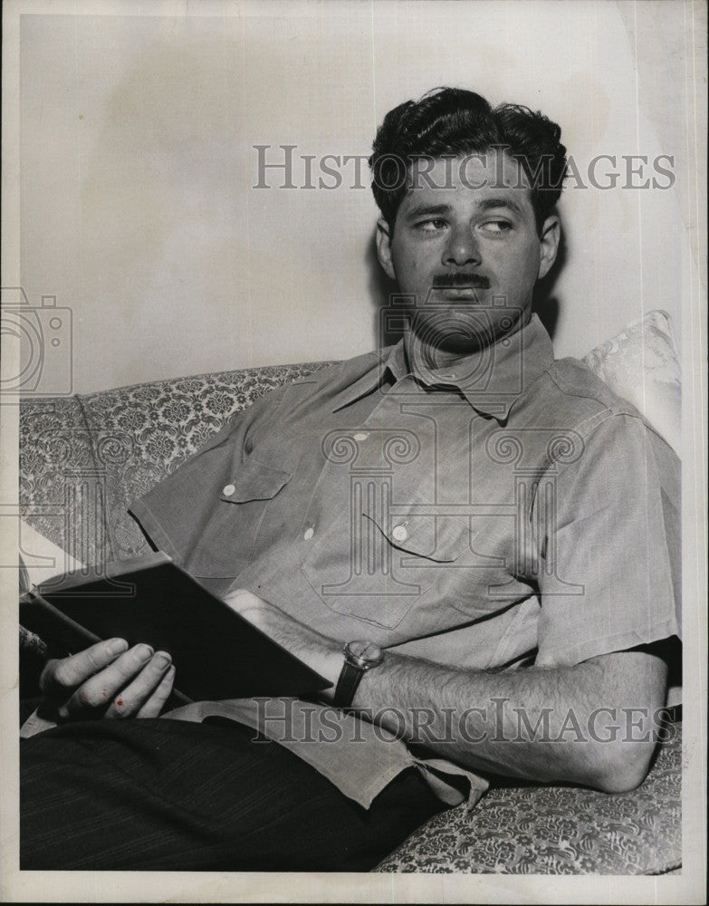 1946 Press Photo Norman Corwin,writer and producer of CBS. - Historic Images