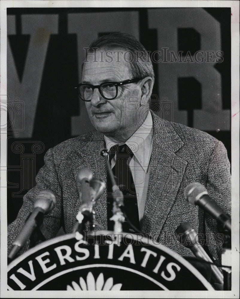 1979 Press Photo Allan Cormack  South African-born American physicist. - Historic Images