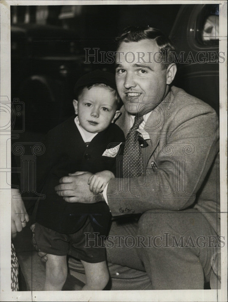 1942 Press Photo Peter Benoit  in custody of Mr. Harvey Corliss. - Historic Images