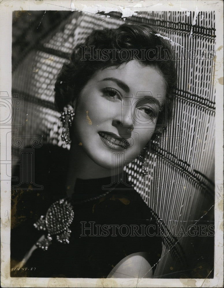 1950 Press Photo Italian Actress Valentina Cortese stars in &quot;Malaya&quot;. - Historic Images