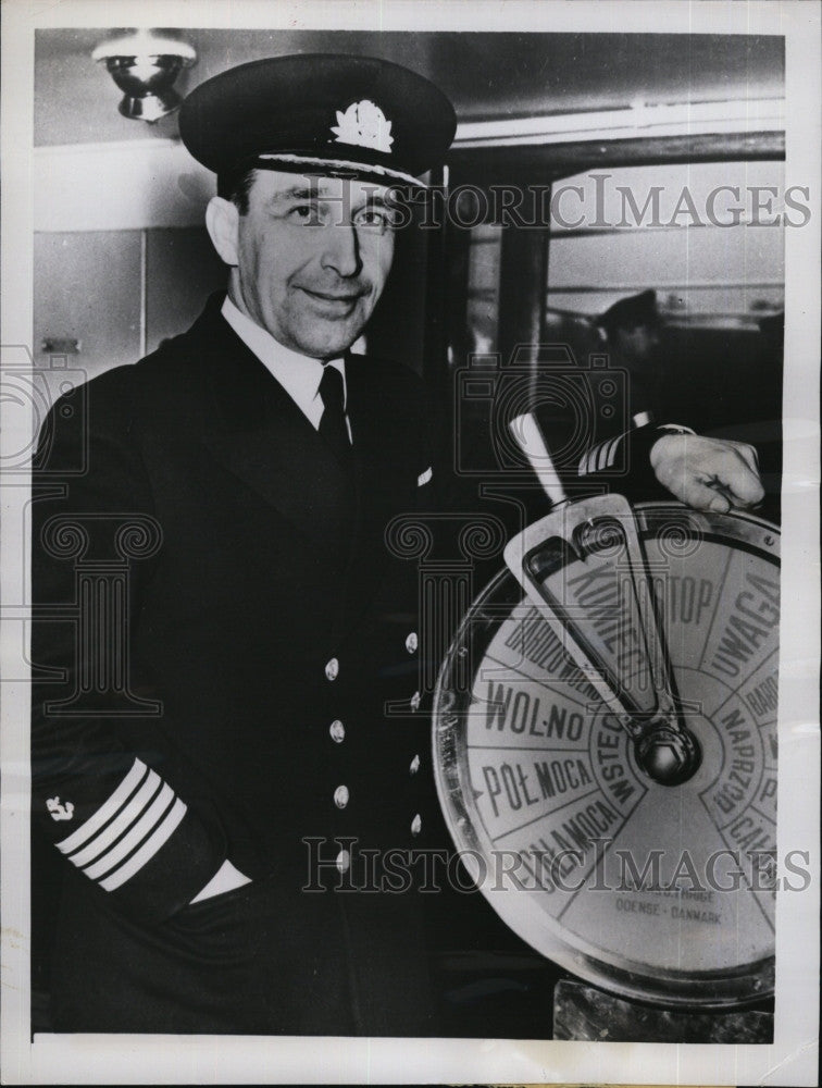 1949 Press Photo Captain John Cwiklinski - Historic Images