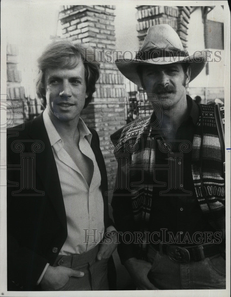 Press Photo Jameson Parker and Gerald McRaney in &quot;Simon &amp; Simon&quot;. - Historic Images