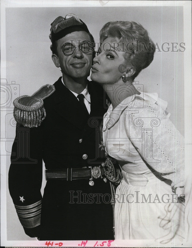 1969 Press Photo Don Knotts &amp; Carole Cook &quot;The Incredible Mr Limpet&quot; - Historic Images