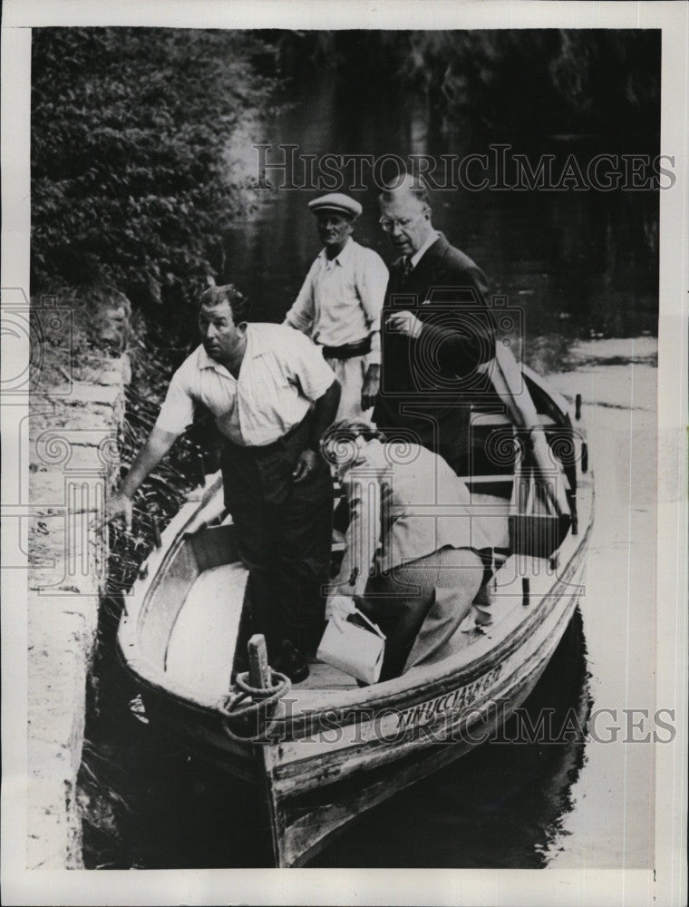 1952 Press Photo King Gustav VI of Sweden &amp; Queen Louise boating - Historic Images