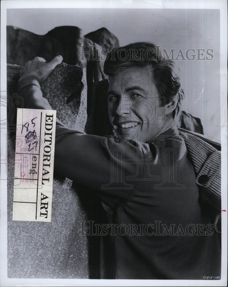 1976 Press Photo Actor &amp; singer Harve Presnell in a role - Historic Images