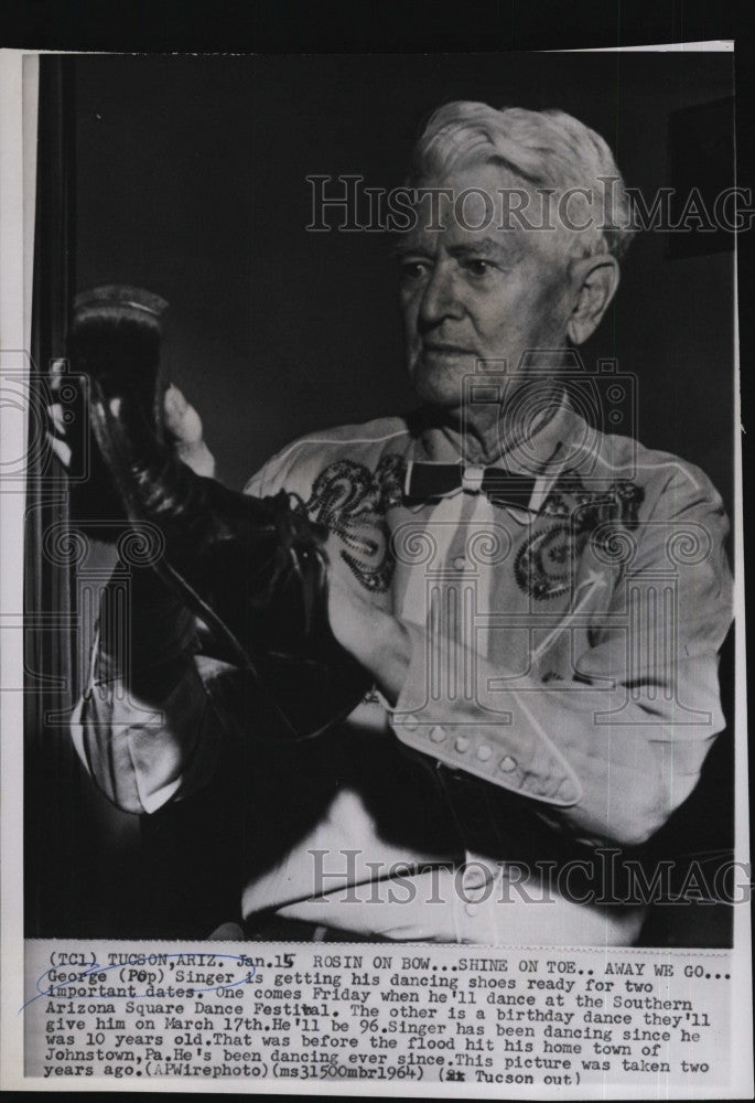 George Singer preps for Ariz. Square Dance festival 1964 Vintage Press ...