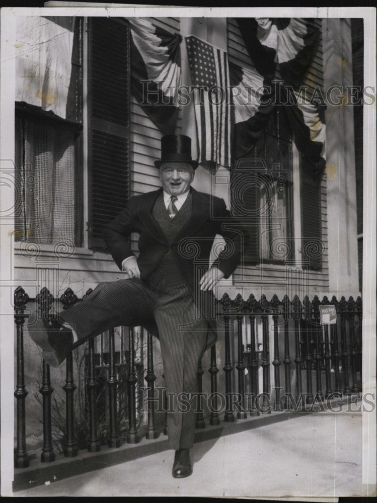1952 Press Photo Ex city councillor John B. Wenzler of S Boston - Historic Images