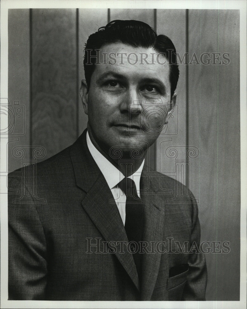 1967 Press Photo Leslie R. Merrifield, Intl Sales Mgr of Wilson Harrell Co. - Historic Images