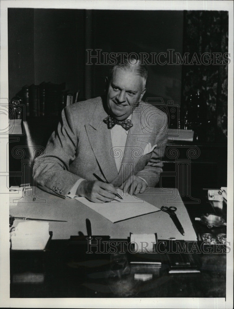 1956 Press Photo Herbert W. Beyea ,Pres of Hearst Advertising Co. - Historic Images