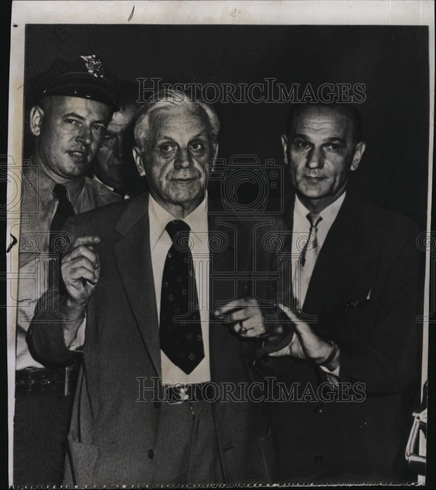 1954 Press Photo William Corrigan, Cleveland Attorney in Court - Historic Images