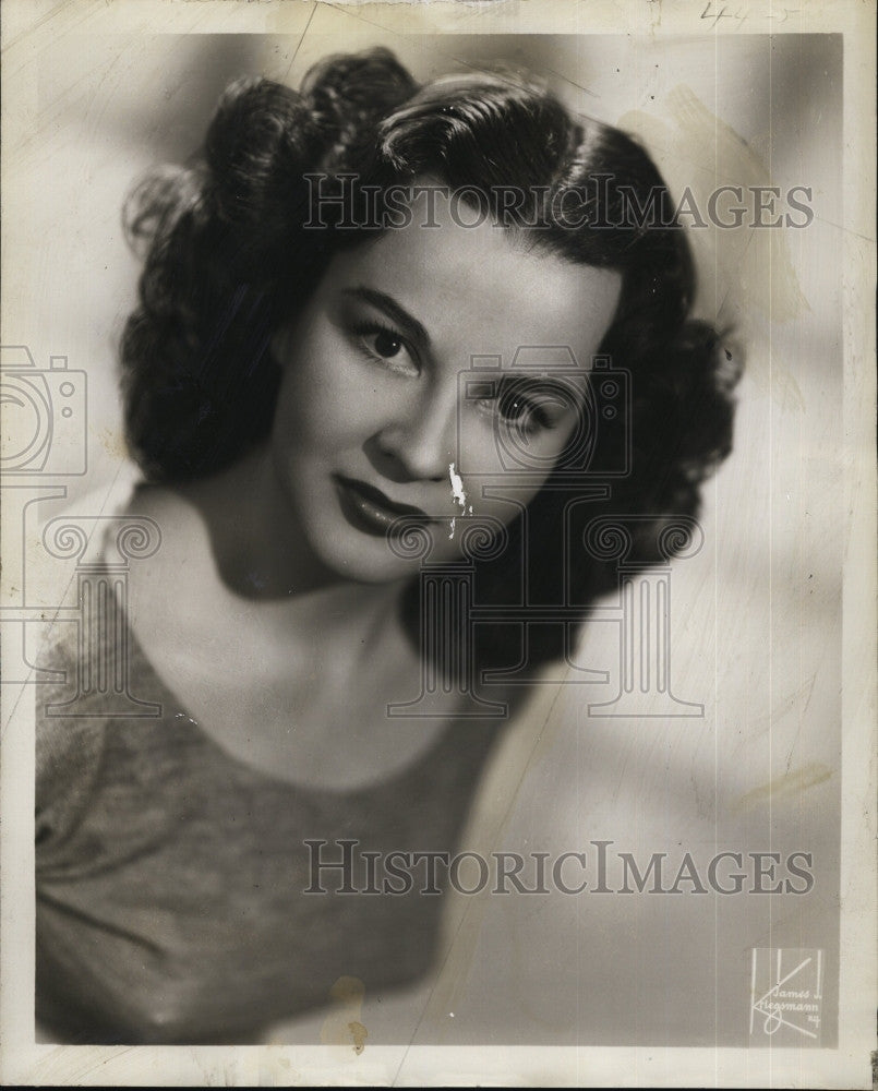 1946 Press Photo Singer, Lilian Cornell to perform - Historic Images