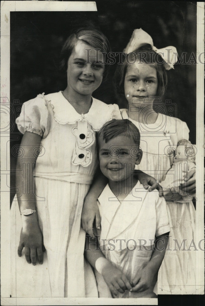 1933 Press Photo Bobby Costello and Family - Historic Images