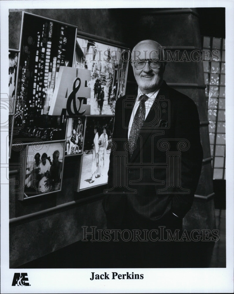 Press Photo TV journalist, Jack Perkins and his art &amp; photography - Historic Images