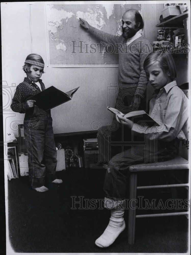 1978 Press Photo Peter &amp; Sue Perchemildes being home schooled - Historic Images