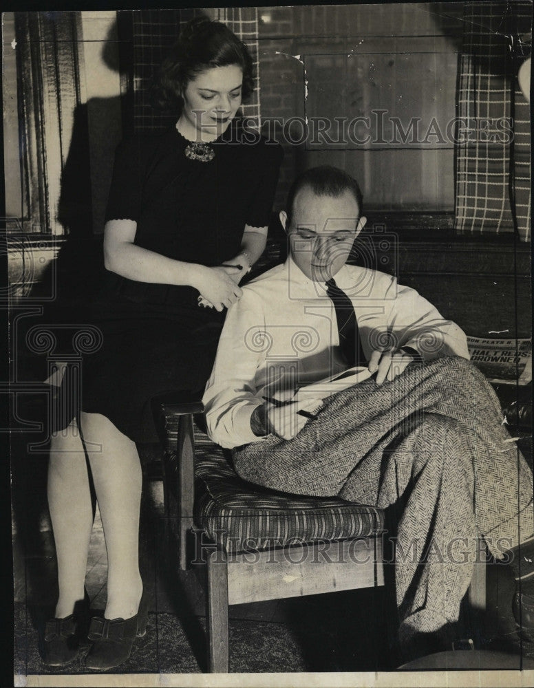 1939 Press Photo Fred Suits Harvard Law Student &amp; Fiancee Barbara Bossinger - Historic Images