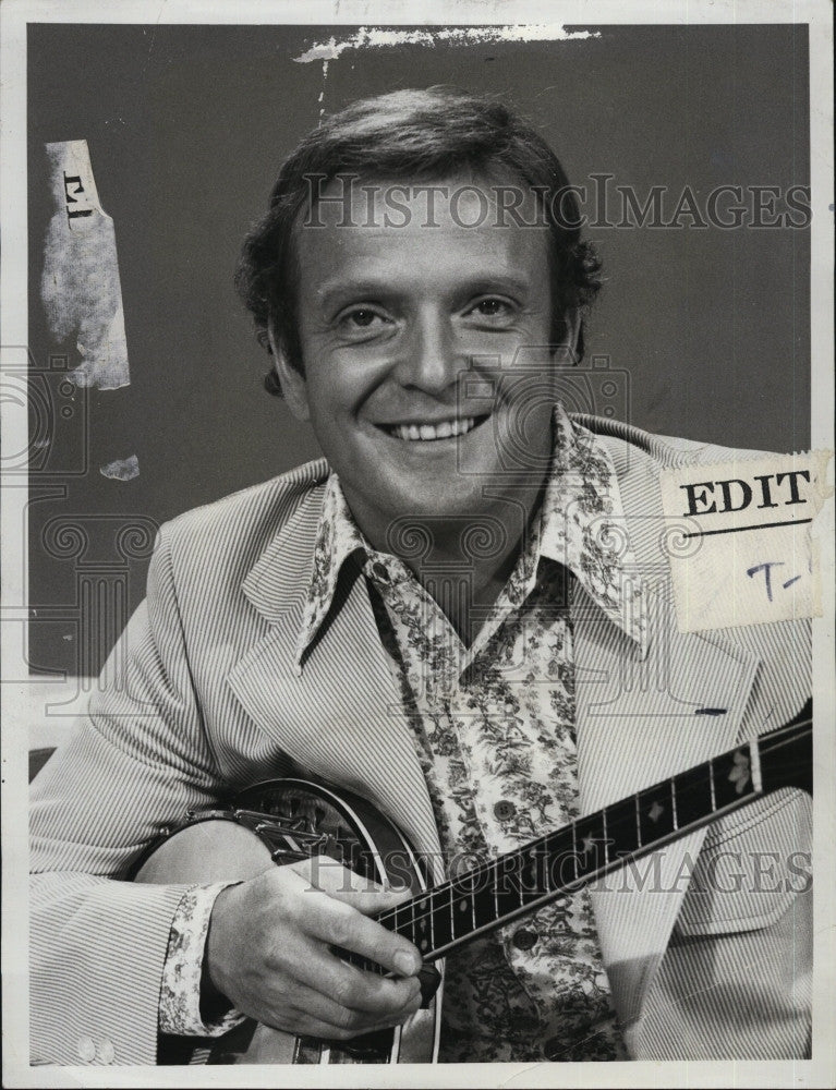 1972 Press Photo Jud Strunk on &quot;Rowan &amp; Martin&#39;s Laugh-In&quot; - Historic Images