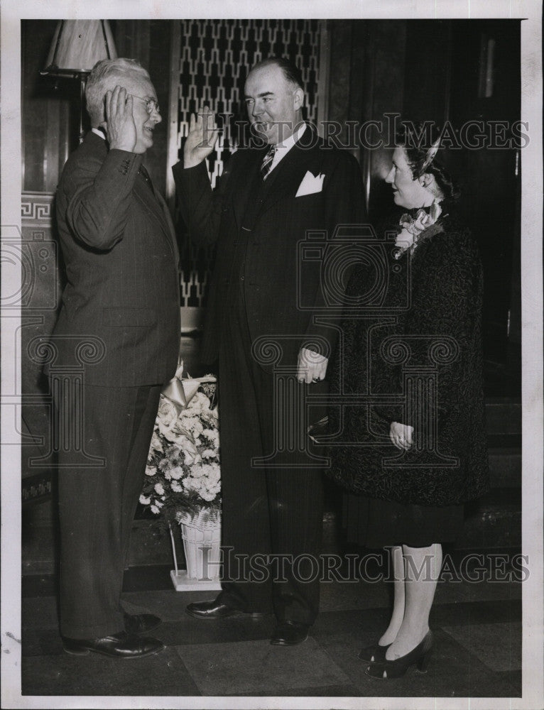 Press Photo  William H. Burke Jr &amp;Judge Arthur Healey &amp; Mrs Burke - Historic Images