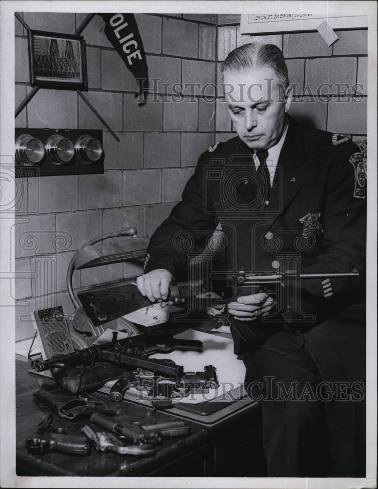 1965 Press Photo Lt Burke of Boston Police Dept - Historic Images