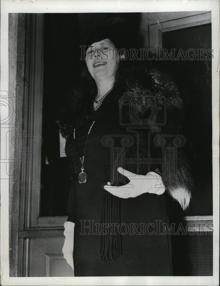 1945 Press Photo Mrs May Walker Burleson On trial For Killing Mrs Richard Burles - Historic Images