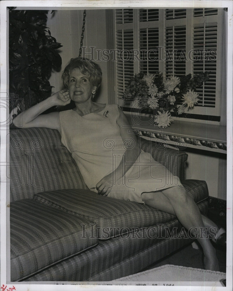 Lilia Skala Actress Kaid ON On Her Couch At Home 1964 Vintage Press ...