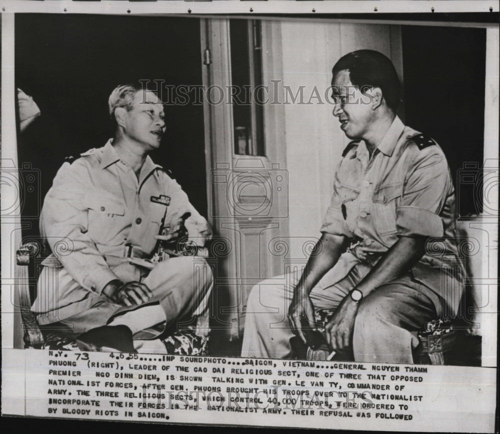 1955 Press Photo Gen.Nguyen Thamh Phuong of Cao Dai religious and Gen.Le Van Ty. - Historic Images