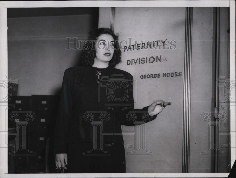 1949 Press Photo Mary Philips at New York Special Sessions Court. - Historic Images