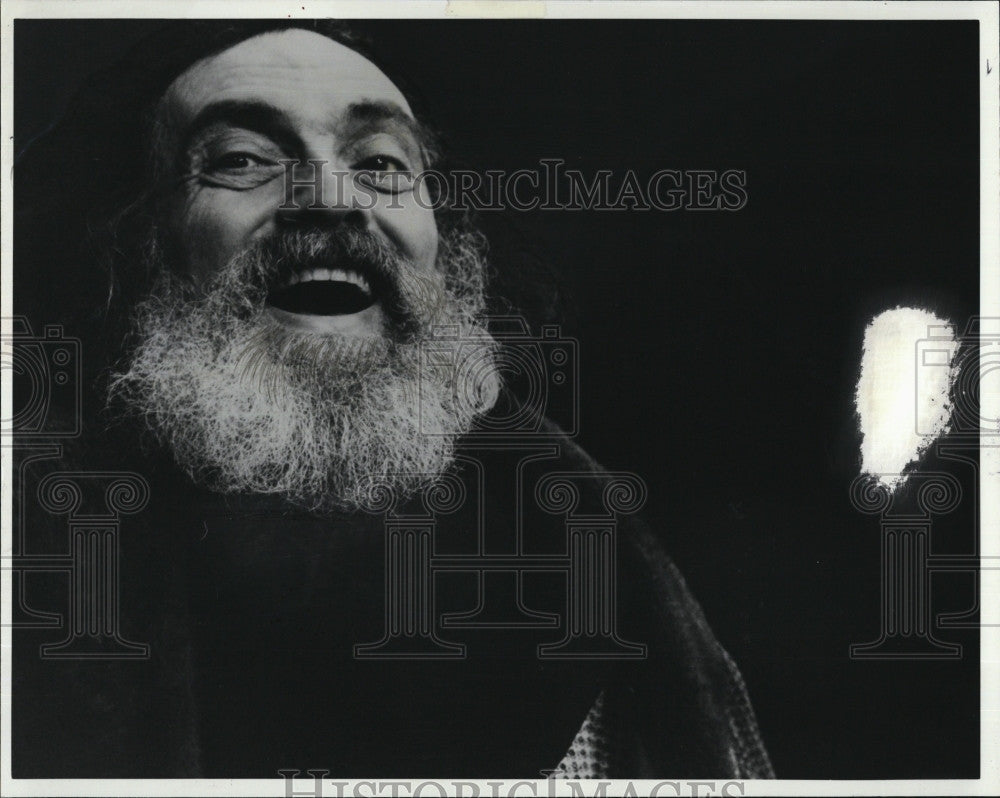 1985 Press Photo Harvey Phillips in Henry IV stage play. - Historic Images