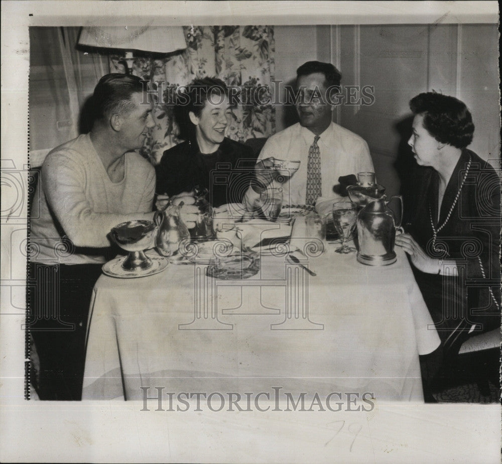 1957 Press Photo Robert Peirce, Mr. and Mrs. H. Gonsalves, Mrs. Pierce - Historic Images