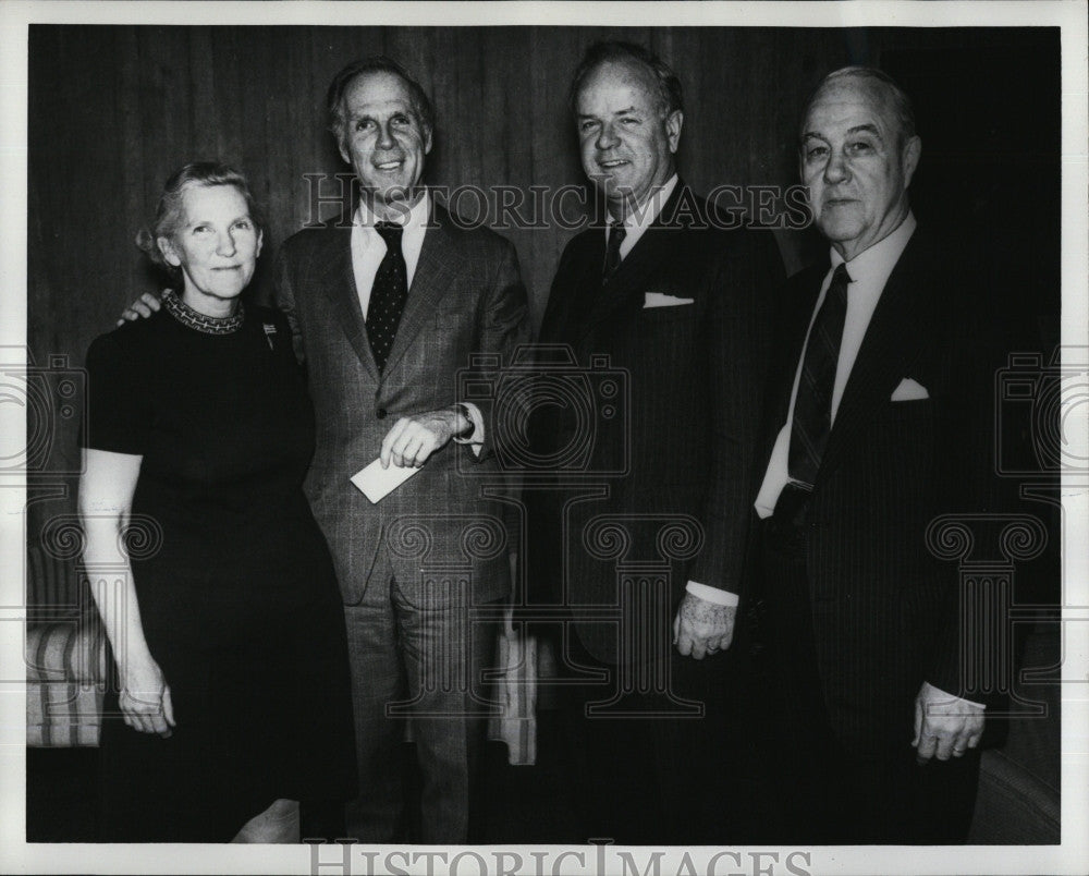 1974 Press Photo Anne Phillips, Boston Mayor White, A. Phillips, Jr., F. Kimball - Historic Images