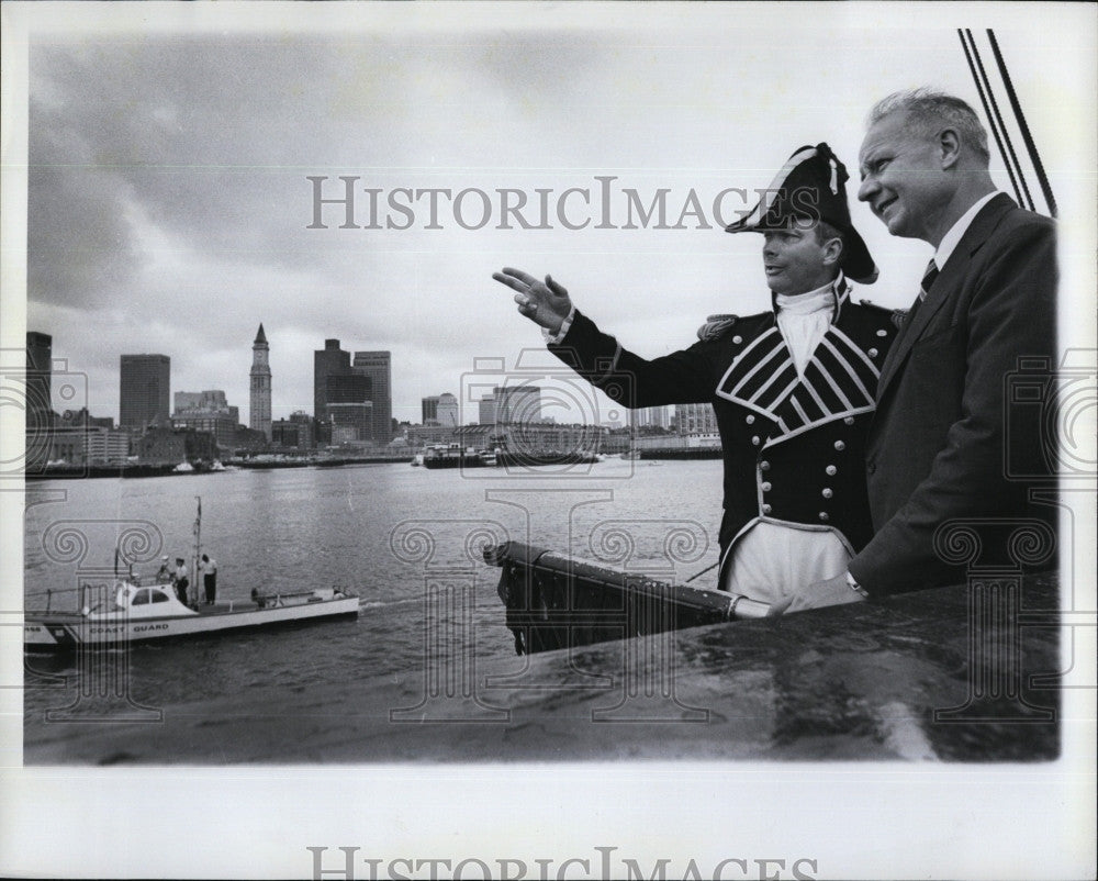 1976 Press Photo Commander Tyrone Martin of USS Constitution - Historic Images