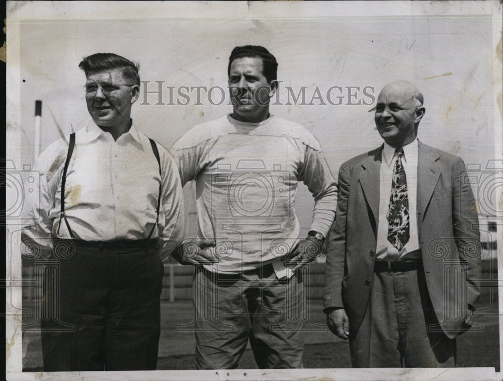 1948 Press Photo Cambridge, Mass HS trainer B Linskey,T Galligan & J Sullivan - Historic Images