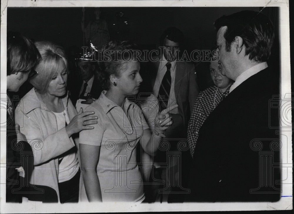 1972 Press Photo Boston School Meeting John Kerrigan Mrs Carol Littlefield - Historic Images