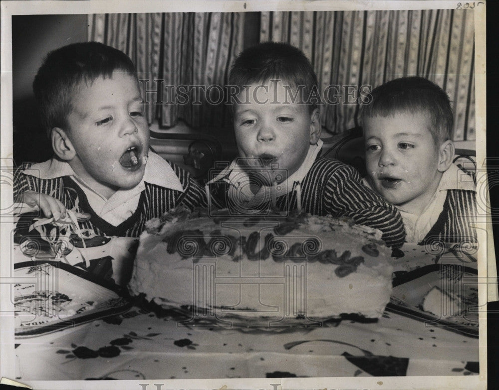 1958 Press Photo Reading triplets John , Charles &amp; Richard Fallon turn 4 - Historic Images