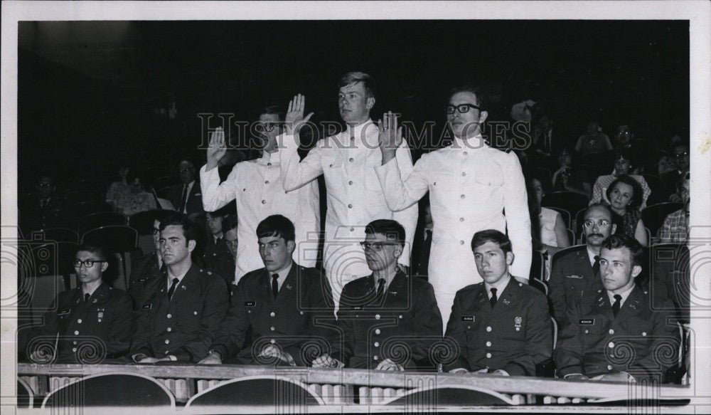 1969 Press Photo Hekman, Callis, and Reimers Take Oath at ROTC Commissioning-MIT - Historic Images