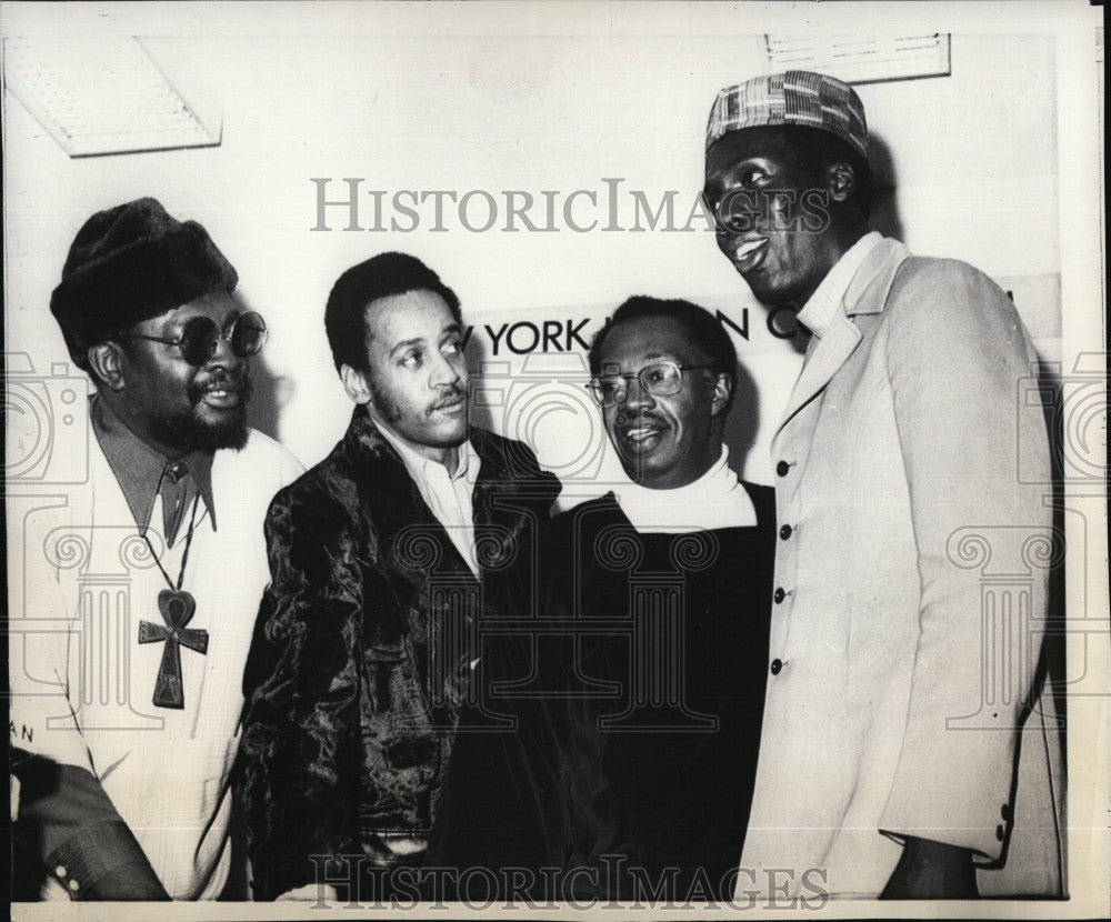 1971 Press Photo Harlem Globetrotter Members Strike - Historic Images